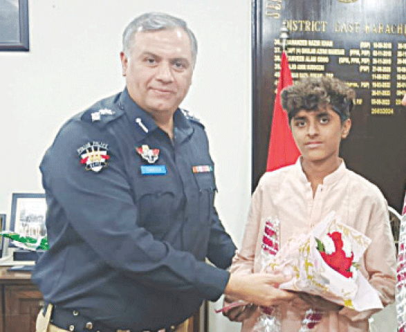 Boy Honored Karachi Police Acknowledge Brave Teen's Discovery
